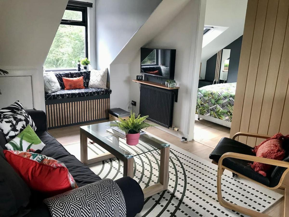 The Morningside Apartment Charming Stylish Apartment In The Centre Of Innerleithen Exterior photo