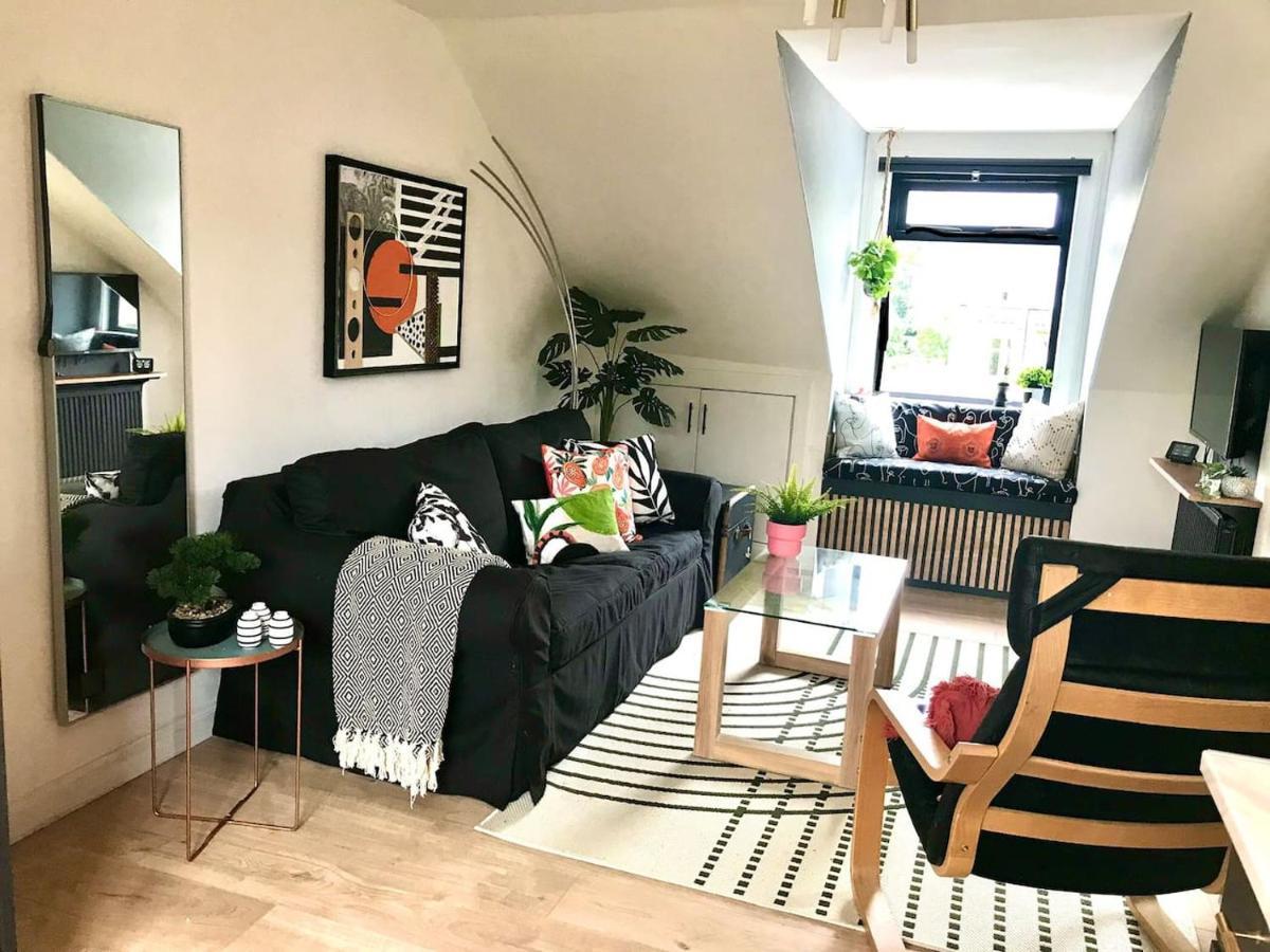 The Morningside Apartment Charming Stylish Apartment In The Centre Of Innerleithen Exterior photo