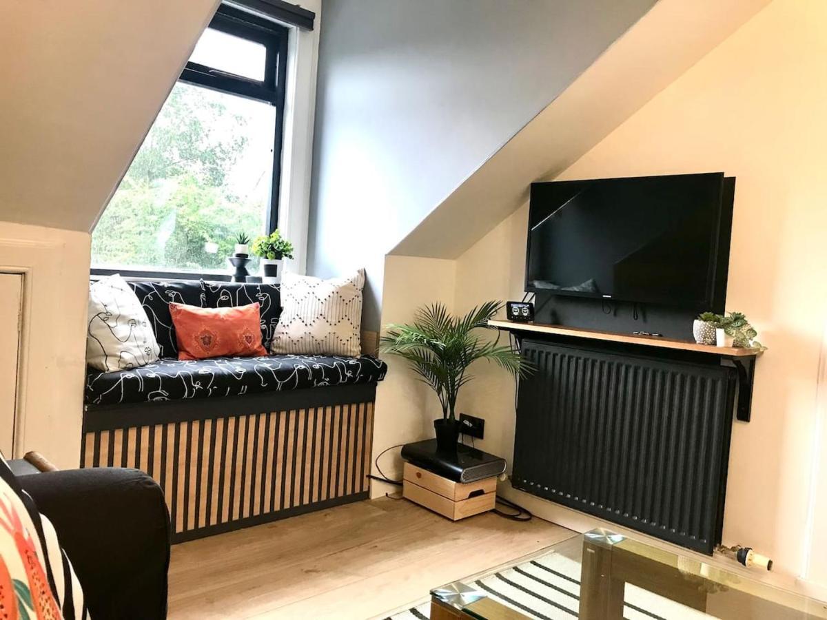 The Morningside Apartment Charming Stylish Apartment In The Centre Of Innerleithen Exterior photo